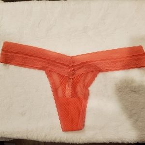 💕🔥Victorias secret coral pink lace panties M